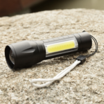 Mini Επαναφορτιζόμενος μεταλλικός φακός Cree Led μεσω micro usb 2 σκάλες,COB light και Zoom (QXY-511)